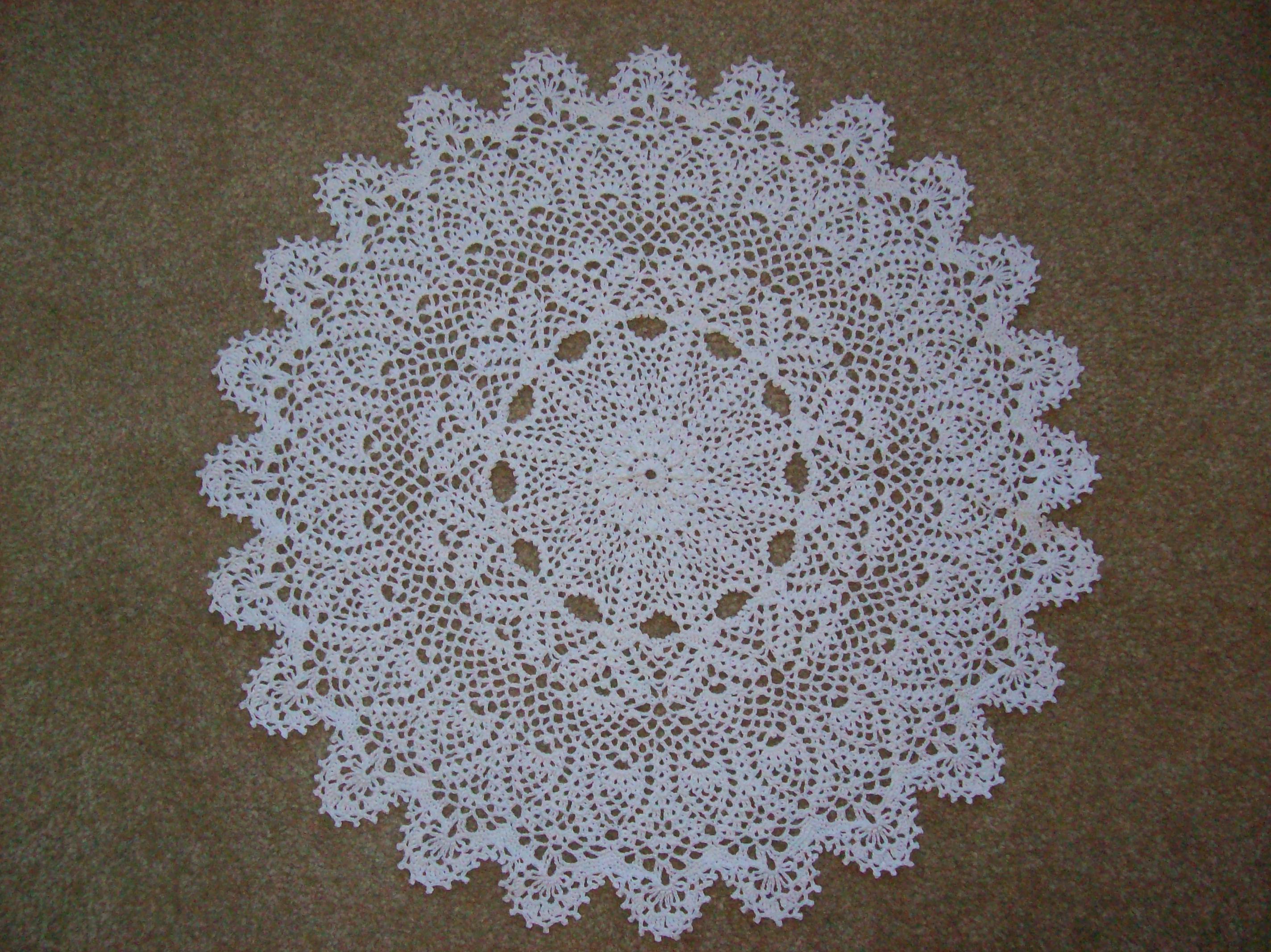 Exquisite Table Topper-Timeless Lace